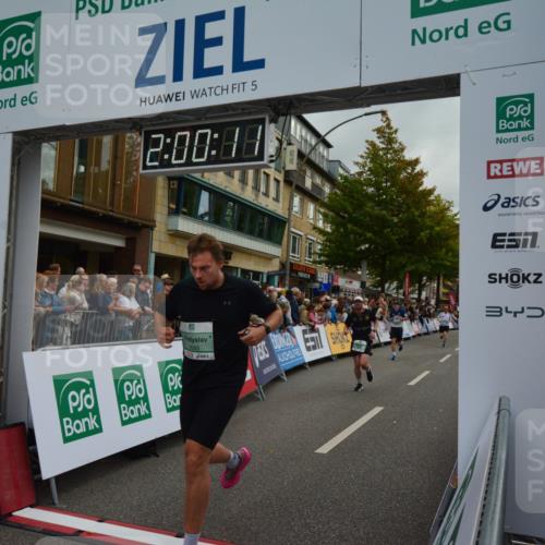 20.09.2026 - PSD Bank Halbmarathon LAZAROV Photography http://msf.ph/oto/10553179 20.09.2026 12:00:10 Ziel 1788, 1927, 2186, 2238, 2676, 2693, 3024, 3146, 3550, 4321, 4583, 4670, 4741 meine-sportfotos.de