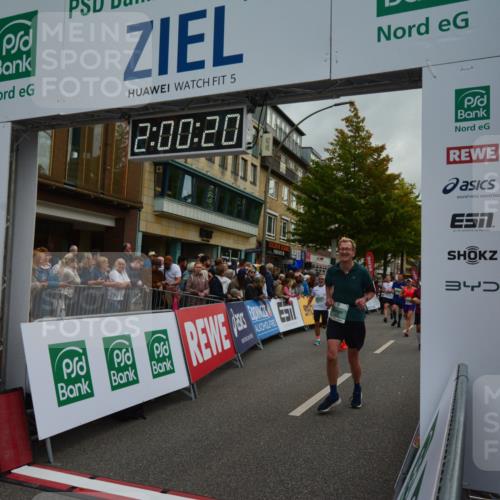 20.09.2026 - PSD Bank Halbmarathon LAZAROV Photography http://msf.ph/oto/10553208 20.09.2026 12:00:19 Ziel 1788, 2228, 2338, 2676, 3024, 3550, 3566, 3812, 4321, 4583, 4704, 4741 meine-sportfotos.de
