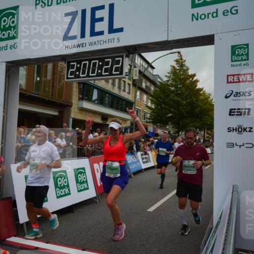 20.09.2026 - PSD Bank Halbmarathon LAZAROV Photography http://msf.ph/oto/10553218 20.09.2026 12:00:22 Ziel 2228, 2338, 2676, 2742, 3024, 3550, 3566, 3812, 4095, 4321, 4583, 4704, 4741 meine-sportfotos.de