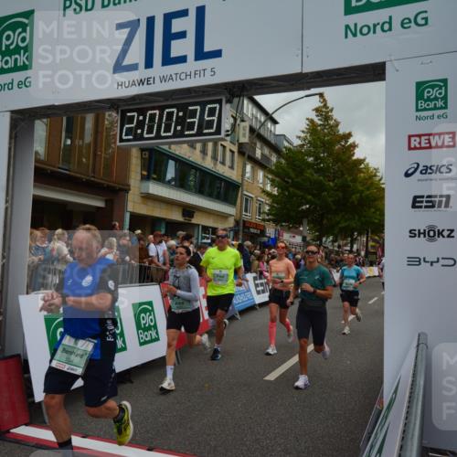 20.09.2026 - PSD Bank Halbmarathon LAZAROV Photography http://msf.ph/oto/10553263 20.09.2026 12:00:39 Ziel 1018, 1100, 1334, 1660, 2194, 2742, 2757, 2938, 2986, 3124, 3489, 3661, 3915, 3980, 4095, 4122, 4265, 4696 meine-sportfotos.de