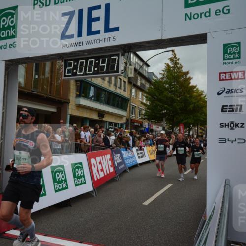 20.09.2026 - PSD Bank Halbmarathon LAZAROV Photography http://msf.ph/oto/10553287 20.09.2026 12:00:47 Ziel 1018, 1366, 1660, 2020, 2194, 2938, 2986, 3027, 3123, 3383, 3554, 3751, 3915, 3980, 4122, 4696 meine-sportfotos.de