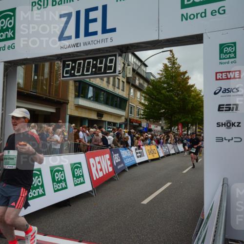 20.09.2026 - PSD Bank Halbmarathon LAZAROV Photography http://msf.ph/oto/10553298 20.09.2026 12:00:49 Ziel 1366, 2020, 2194, 2938, 2986, 3027, 3123, 3283, 3383, 3554, 3751, 3915, 4122, 4696 meine-sportfotos.de