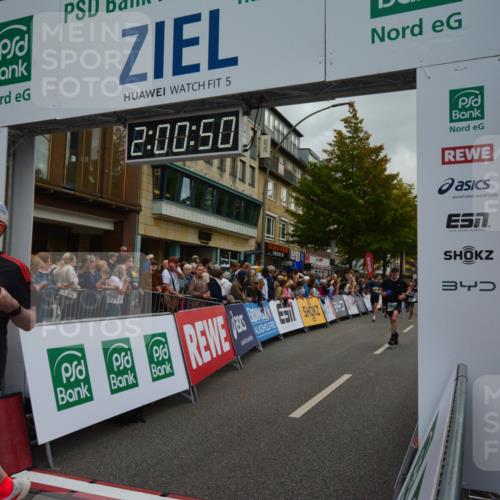 20.09.2026 - PSD Bank Halbmarathon LAZAROV Photography http://msf.ph/oto/10553299 20.09.2026 12:00:49 Ziel 1366, 2020, 2194, 2938, 2986, 3027, 3123, 3283, 3383, 3554, 3751, 3915, 4122, 4696 meine-sportfotos.de