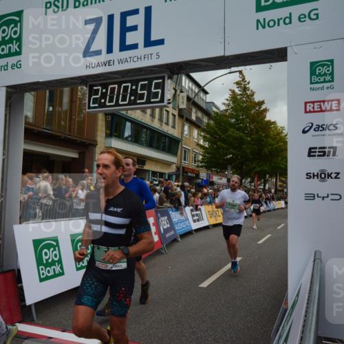 20.09.2026 - PSD Bank Halbmarathon LAZAROV Photography http://msf.ph/oto/10553313 20.09.2026 12:00:55 Ziel 1271, 1366, 1682, 2020, 2938, 3027, 3123, 3283, 3368, 3383, 3554, 3751, 4122 meine-sportfotos.de