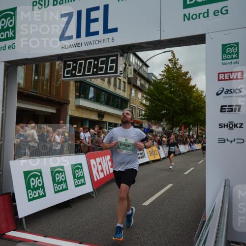 20.09.2026 - PSD Bank Halbmarathon LAZAROV Photography http://msf.ph/oto/10553317 20.09.2026 12:00:55 Ziel 1271, 1366, 1682, 2020, 2938, 3027, 3123, 3283, 3368, 3383, 3554, 3751, 4122 meine-sportfotos.de