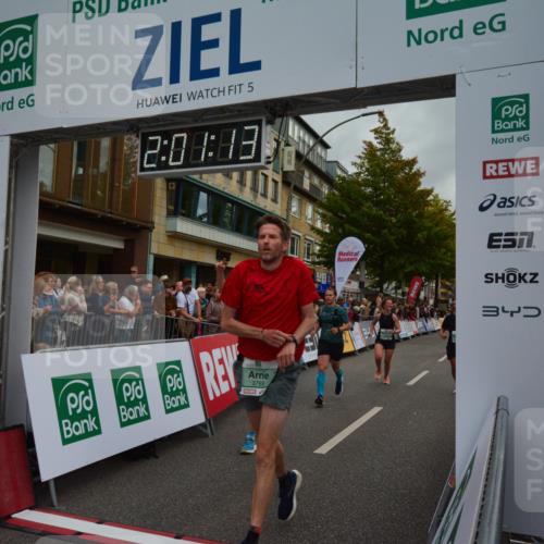 20.09.2026 - PSD Bank Halbmarathon LAZAROV Photography http://msf.ph/oto/10553354 20.09.2026 12:01:12 Ziel 1027, 1451, 1641, 1818, 1928, 2375, 2527, 2567, 3789, 4043, 4199 meine-sportfotos.de