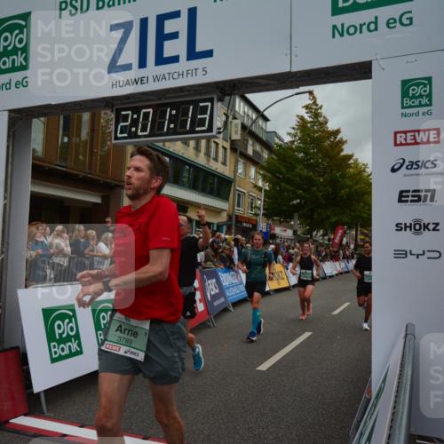 20.09.2026 - PSD Bank Halbmarathon LAZAROV Photography http://msf.ph/oto/10553356 20.09.2026 12:01:13 Ziel 1027, 1451, 1641, 1818, 1928, 2174, 2375, 2494, 2527, 2567, 2661, 3789, 4043, 4199, 4334 meine-sportfotos.de