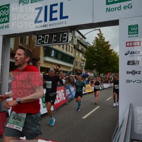 20.09.2026 - PSD Bank Halbmarathon LAZAROV Photography http://msf.ph/oto/10553357 20.09.2026 12:01:13 Ziel 1027, 1451, 1641, 1818, 1928, 2174, 2375, 2494, 2527, 2567, 2661, 3789, 4043, 4199, 4334 meine-sportfotos.de
