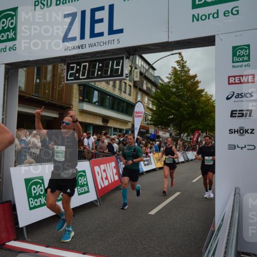 20.09.2026 - PSD Bank Halbmarathon LAZAROV Photography http://msf.ph/oto/10553359 20.09.2026 12:01:13 Ziel 1027, 1451, 1641, 1818, 1928, 2174, 2375, 2494, 2527, 2567, 2661, 3789, 4043, 4199, 4334 meine-sportfotos.de
