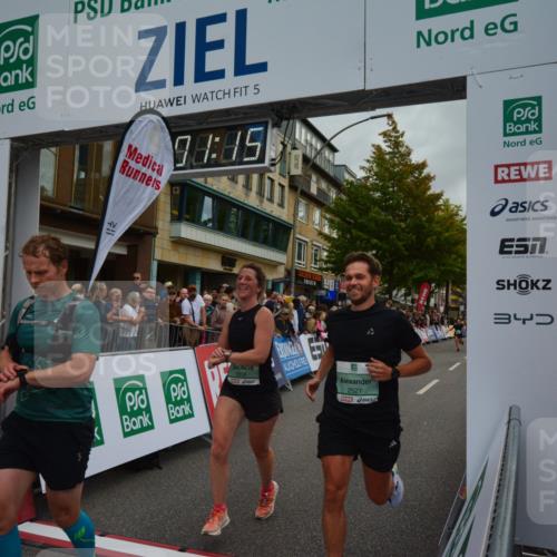20.09.2026 - PSD Bank Halbmarathon LAZAROV Photography http://msf.ph/oto/10553363 20.09.2026 12:01:15 Ziel 1027, 1451, 1641, 1818, 1928, 2142, 2174, 2375, 2494, 2527, 2661, 2748, 3789, 4043, 4334 meine-sportfotos.de
