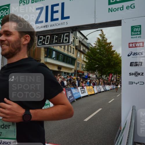 20.09.2026 - PSD Bank Halbmarathon LAZAROV Photography http://msf.ph/oto/10553367 20.09.2026 12:01:15 Ziel 1027, 1451, 1641, 1818, 1928, 2142, 2174, 2375, 2494, 2527, 2661, 2748, 3789, 4043, 4334 meine-sportfotos.de