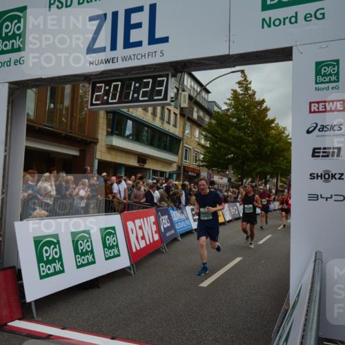 20.09.2026 - PSD Bank Halbmarathon LAZAROV Photography http://msf.ph/oto/10553373 20.09.2026 12:01:22 Ziel 1027, 1641, 1928, 1933, 1999, 2142, 2174, 2189, 2383, 2494, 2661, 2748, 3271, 3492, 4334 meine-sportfotos.de