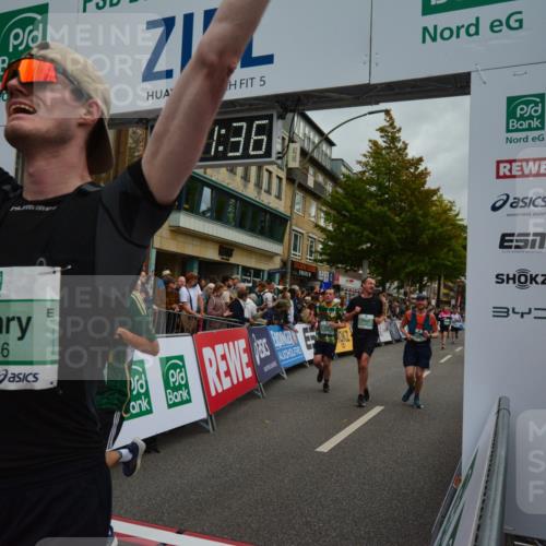 20.09.2026 - PSD Bank Halbmarathon LAZAROV Photography http://msf.ph/oto/10553426 20.09.2026 12:01:36 Ziel 1142, 1227, 1257, 1328, 1382, 1393, 1689, 1933, 1999, 2169, 2189, 2383, 2397, 3148, 3161, 3218, 3399, 3446, 3492, 3862, 4707 meine-sportfotos.de