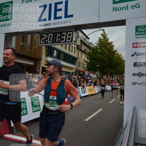 20.09.2026 - PSD Bank Halbmarathon LAZAROV Photography http://msf.ph/oto/10553429 20.09.2026 12:01:38 Ziel 1142, 1153, 1227, 1257, 1328, 1382, 1393, 1689, 1933, 2169, 2189, 2383, 2397, 3148, 3161, 3218, 3399, 3446, 3862, 4707 meine-sportfotos.de
