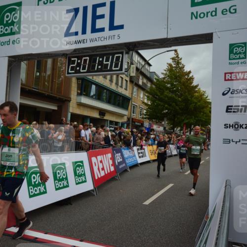 20.09.2026 - PSD Bank Halbmarathon LAZAROV Photography http://msf.ph/oto/10553436 20.09.2026 12:01:39 Ziel 1142, 1153, 1227, 1257, 1328, 1382, 1393, 1689, 1933, 2169, 2189, 2383, 2397, 3148, 3161, 3218, 3399, 3446, 3862, 4089, 4707 meine-sportfotos.de