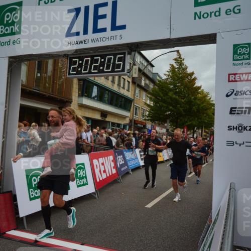 20.09.2026 - PSD Bank Halbmarathon LAZAROV Photography http://msf.ph/oto/10553506 20.09.2026 12:02:04 Ziel 1585, 1926, 2486, 2489, 2865, 2881, 2947, 2995, 3007, 3135, 3179, 3458, 3485, 3536, 3557, 3704, 3705, 3793, 4167, 4574, 4719 meine-sportfotos.de