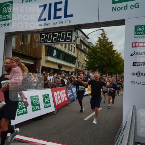 20.09.2026 - PSD Bank Halbmarathon LAZAROV Photography http://msf.ph/oto/10553508 20.09.2026 12:02:04 Ziel 1585, 1926, 2486, 2489, 2865, 2881, 2947, 2995, 3007, 3135, 3179, 3458, 3485, 3536, 3557, 3704, 3705, 3793, 4167, 4574, 4719 meine-sportfotos.de