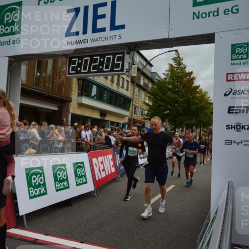 20.09.2026 - PSD Bank Halbmarathon LAZAROV Photography http://msf.ph/oto/10553509 20.09.2026 12:02:05 Ziel 1585, 1926, 2486, 2489, 2865, 2881, 2947, 2995, 3007, 3135, 3179, 3458, 3536, 3557, 3704, 3705, 3793, 4167, 4574, 4719 meine-sportfotos.de