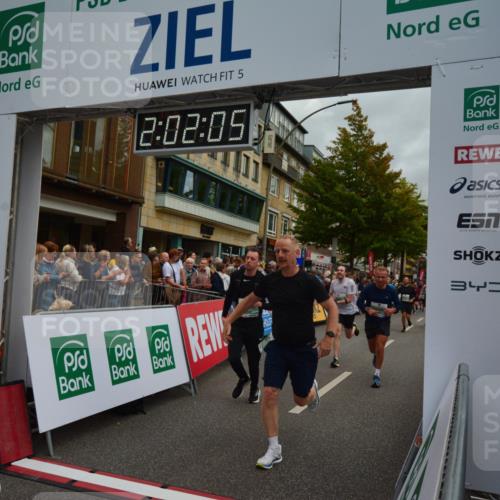 20.09.2026 - PSD Bank Halbmarathon LAZAROV Photography http://msf.ph/oto/10553510 20.09.2026 12:02:05 Ziel 1585, 1926, 2486, 2489, 2865, 2881, 2947, 2995, 3007, 3135, 3179, 3458, 3536, 3557, 3704, 3705, 3793, 4167, 4574, 4719 meine-sportfotos.de