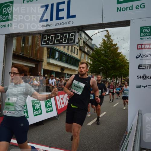 20.09.2026 - PSD Bank Halbmarathon LAZAROV Photography http://msf.ph/oto/10553522 20.09.2026 12:02:09 Ziel 1486, 1585, 1926, 2077, 2486, 2489, 2865, 2881, 2947, 3007, 3135, 3179, 3458, 3536, 3557, 3704, 3705, 3793, 4068, 4167, 4574, 4719 meine-sportfotos.de
