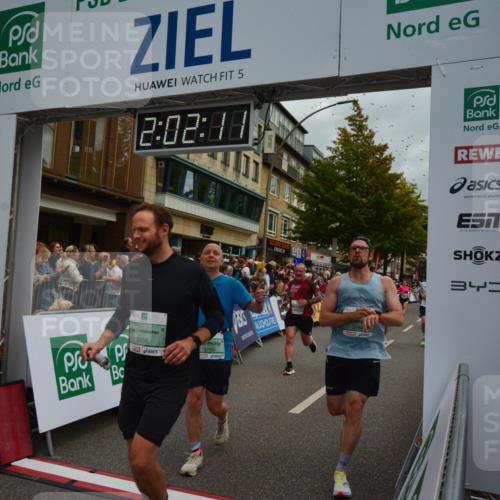 20.09.2026 - PSD Bank Halbmarathon LAZAROV Photography http://msf.ph/oto/10553529 20.09.2026 12:02:10 Ziel 1072, 1486, 1585, 1926, 2077, 2486, 2489, 2865, 2947, 3007, 3179, 3458, 3536, 3557, 3704, 3705, 3793, 4068, 4167, 4574, 4719 meine-sportfotos.de