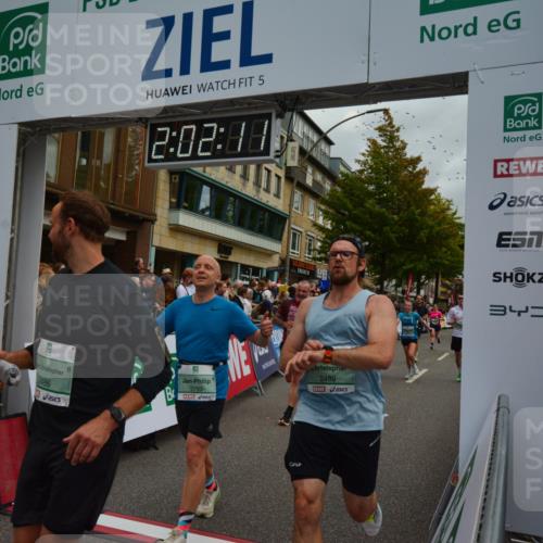 20.09.2026 - PSD Bank Halbmarathon LAZAROV Photography http://msf.ph/oto/10553531 20.09.2026 12:02:11 Ziel 1072, 1250, 1486, 1585, 1926, 2077, 2486, 2489, 2865, 2947, 3179, 3458, 3536, 3557, 3704, 3705, 3793, 4068, 4167, 4574, 4719 meine-sportfotos.de