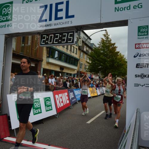 20.09.2026 - PSD Bank Halbmarathon LAZAROV Photography http://msf.ph/oto/10553608 20.09.2026 12:02:35 Ziel 1403, 1497, 1507, 1586, 1718, 1895, 2084, 2088, 2105, 2817, 2818, 2968, 3109, 3240, 3310, 3354, 4547, 4565, 4568, 4580 meine-sportfotos.de