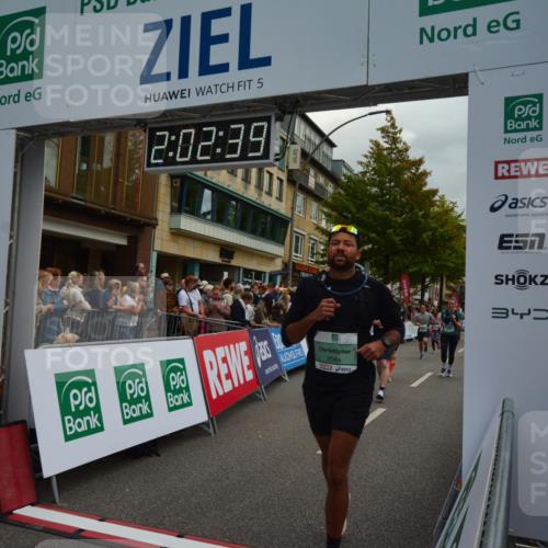 20.09.2026 - PSD Bank Halbmarathon LAZAROV Photography http://msf.ph/oto/10553620 20.09.2026 12:02:38 Ziel 1247, 1403, 1497, 1586, 1665, 1718, 1895, 2084, 2088, 2089, 2105, 2788, 2817, 2818, 3109, 3240, 3310, 3332, 3354, 3609, 4547, 4565, 4568, 4580 meine-sportfotos.de