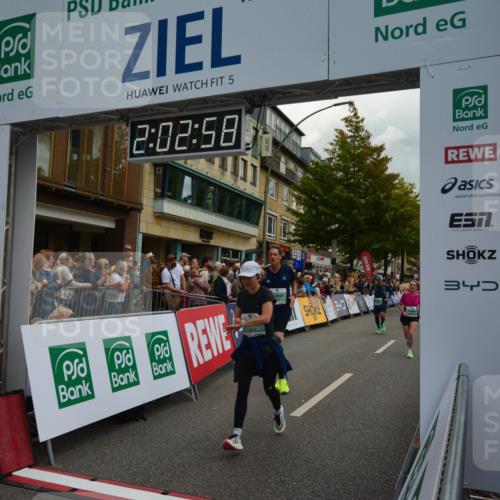 20.09.2026 - PSD Bank Halbmarathon LAZAROV Photography http://msf.ph/oto/10553685 20.09.2026 12:02:58 Ziel 1280, 1716, 1790, 1908, 2019, 2061, 2222, 2508, 2514, 2699, 2716, 2832, 2999, 4354, 4487, 4735 meine-sportfotos.de