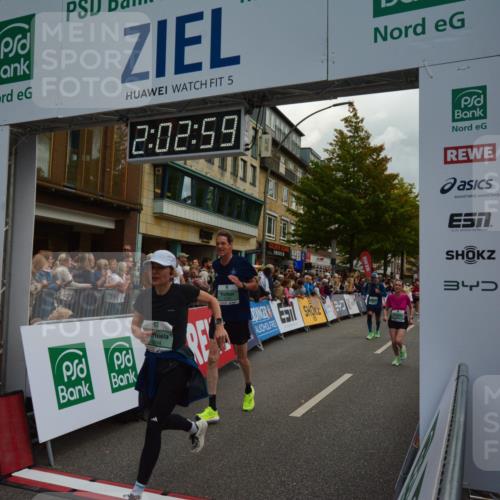 20.09.2026 - PSD Bank Halbmarathon LAZAROV Photography http://msf.ph/oto/10553686 20.09.2026 12:02:58 Ziel 1280, 1716, 1790, 1908, 2019, 2061, 2222, 2508, 2514, 2699, 2716, 2832, 2999, 4354, 4487, 4735 meine-sportfotos.de