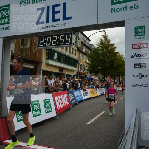 20.09.2026 - PSD Bank Halbmarathon LAZAROV Photography http://msf.ph/oto/10553690 20.09.2026 12:02:59 Ziel 1280, 1716, 1790, 1908, 2019, 2061, 2222, 2508, 2514, 2699, 2716, 2832, 2999, 4354, 4487, 4735 meine-sportfotos.de