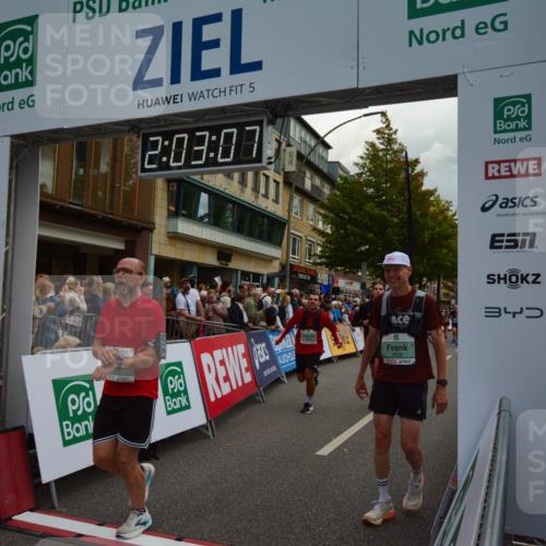 20.09.2026 - PSD Bank Halbmarathon LAZAROV Photography http://msf.ph/oto/10553712 20.09.2026 12:03:06 Ziel 1239, 1727, 1750, 1908, 2508, 2699, 2716, 2832, 2913, 4210, 4354, 4487, 4735 meine-sportfotos.de