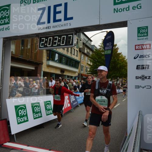 20.09.2026 - PSD Bank Halbmarathon LAZAROV Photography http://msf.ph/oto/10553717 20.09.2026 12:03:07 Ziel 1239, 1727, 1750, 1908, 2508, 2699, 2716, 2832, 2913, 4210, 4487, 4735 meine-sportfotos.de