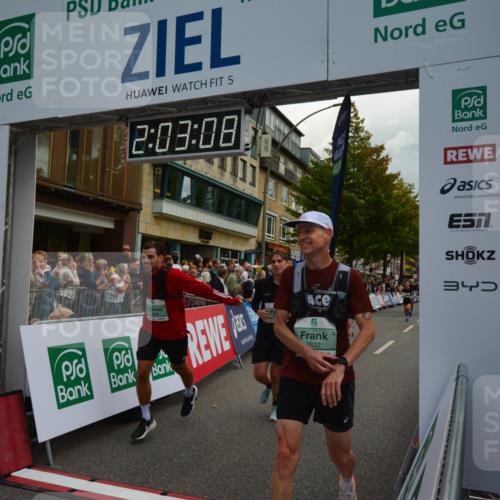 20.09.2026 - PSD Bank Halbmarathon LAZAROV Photography http://msf.ph/oto/10553718 20.09.2026 12:03:07 Ziel 1239, 1727, 1750, 1908, 2508, 2699, 2716, 2832, 2913, 4210, 4487, 4735 meine-sportfotos.de