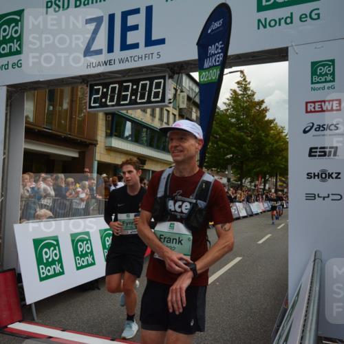 20.09.2026 - PSD Bank Halbmarathon LAZAROV Photography http://msf.ph/oto/10553721 20.09.2026 12:03:08 Ziel 1239, 1727, 1750, 1908, 2508, 2699, 2716, 2832, 2913, 4210, 4487, 4735 meine-sportfotos.de