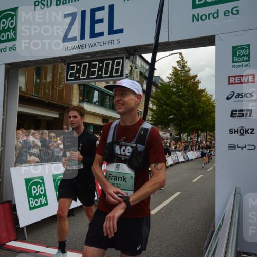 20.09.2026 - PSD Bank Halbmarathon LAZAROV Photography http://msf.ph/oto/10553722 20.09.2026 12:03:08 Ziel 1239, 1727, 1750, 1908, 2508, 2699, 2716, 2832, 2913, 4210, 4487, 4735 meine-sportfotos.de
