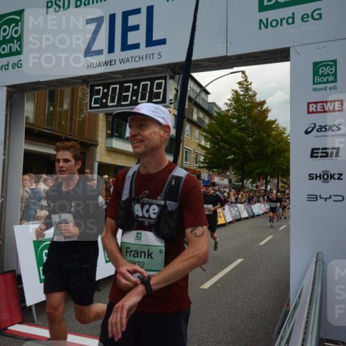 20.09.2026 - PSD Bank Halbmarathon LAZAROV Photography http://msf.ph/oto/10553723 20.09.2026 12:03:08 Ziel 1239, 1727, 1750, 1908, 2508, 2699, 2716, 2832, 2913, 4210, 4487, 4735 meine-sportfotos.de