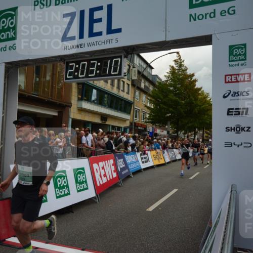 20.09.2026 - PSD Bank Halbmarathon LAZAROV Photography http://msf.ph/oto/10553727 20.09.2026 12:03:10 Ziel 1239, 1727, 1750, 1908, 2285, 2508, 2699, 2716, 2913, 4210 meine-sportfotos.de
