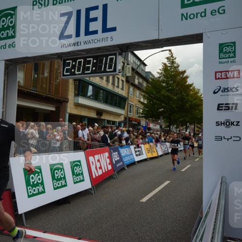 20.09.2026 - PSD Bank Halbmarathon LAZAROV Photography http://msf.ph/oto/10553728 20.09.2026 12:03:10 Ziel 1239, 1727, 1750, 1908, 2285, 2508, 2699, 2716, 2913, 4210 meine-sportfotos.de