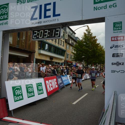 20.09.2026 - PSD Bank Halbmarathon LAZAROV Photography http://msf.ph/oto/10553737 20.09.2026 12:03:13 Ziel 1239, 1255, 1412, 1727, 1750, 1908, 2285, 2699, 2716, 2913, 4210 meine-sportfotos.de