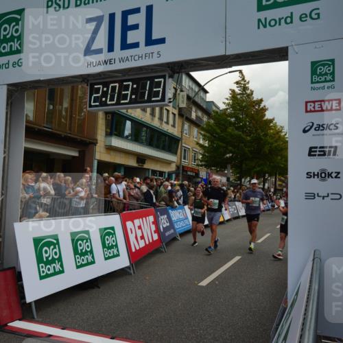 20.09.2026 - PSD Bank Halbmarathon LAZAROV Photography http://msf.ph/oto/10553738 20.09.2026 12:03:13 Ziel 1239, 1255, 1412, 1727, 1750, 1908, 2285, 2699, 2716, 2913, 4210 meine-sportfotos.de
