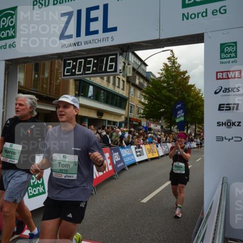 20.09.2026 - PSD Bank Halbmarathon LAZAROV Photography http://msf.ph/oto/10553742 20.09.2026 12:03:15 Ziel 1239, 1255, 1412, 1727, 1750, 1908, 2285, 2557, 2913, 4210 meine-sportfotos.de