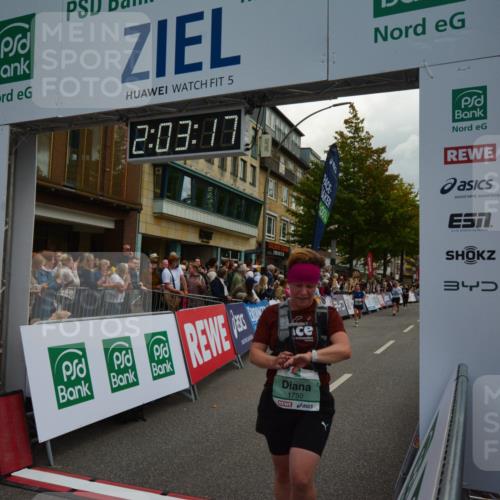 20.09.2026 - PSD Bank Halbmarathon LAZAROV Photography http://msf.ph/oto/10553749 20.09.2026 12:03:17 Ziel 1239, 1255, 1412, 1727, 1750, 2285, 2557, 2743, 2913, 4210 meine-sportfotos.de