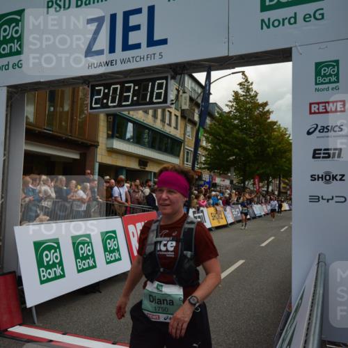 20.09.2026 - PSD Bank Halbmarathon LAZAROV Photography http://msf.ph/oto/10553752 20.09.2026 12:03:17 Ziel 1239, 1255, 1412, 1727, 1750, 2285, 2557, 2743, 2913, 4210 meine-sportfotos.de