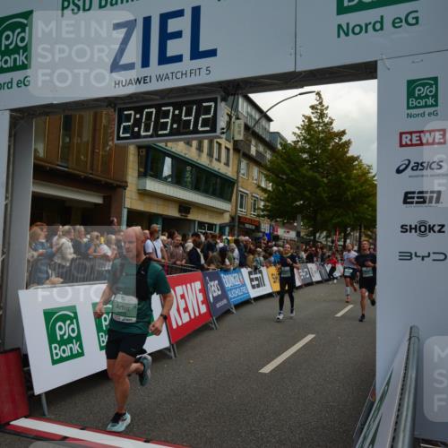 20.09.2026 - PSD Bank Halbmarathon LAZAROV Photography http://msf.ph/oto/10553807 20.09.2026 12:03:41 Ziel 1405, 1978, 2049, 2195, 2390, 2461, 2578, 2756, 3246, 3320, 3461, 3879, 3931, 4040, 4135 meine-sportfotos.de