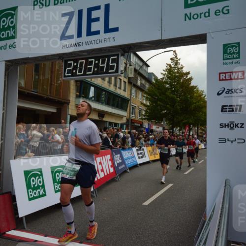 20.09.2026 - PSD Bank Halbmarathon LAZAROV Photography http://msf.ph/oto/10553821 20.09.2026 12:03:45 Ziel 1299, 1405, 1978, 2049, 2195, 2461, 3320, 3461, 3795, 3879, 3931, 4040, 4135 meine-sportfotos.de