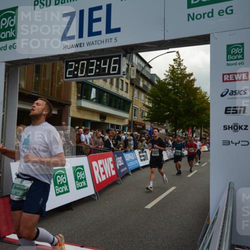 20.09.2026 - PSD Bank Halbmarathon LAZAROV Photography http://msf.ph/oto/10553823 20.09.2026 12:03:45 Ziel 1299, 1405, 1978, 2049, 2195, 2461, 3320, 3461, 3795, 3879, 3931, 4040, 4135 meine-sportfotos.de