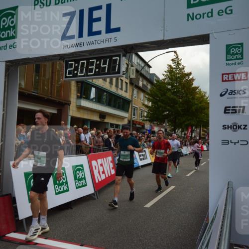 20.09.2026 - PSD Bank Halbmarathon LAZAROV Photography http://msf.ph/oto/10553828 20.09.2026 12:03:47 Ziel 1299, 1405, 1978, 2049, 2195, 2461, 3320, 3363, 3795, 3879, 3931, 4040, 4135 meine-sportfotos.de