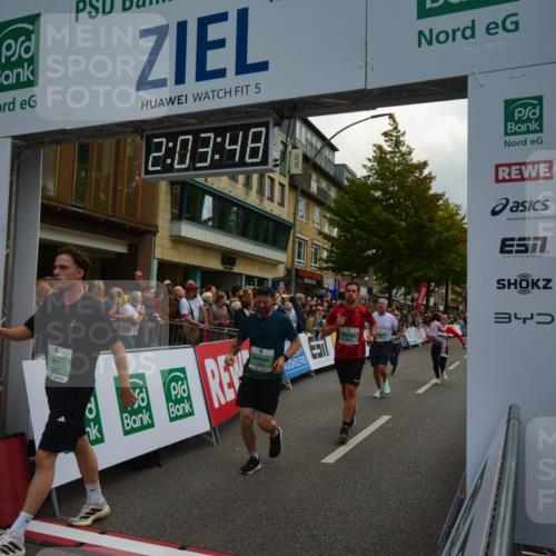 20.09.2026 - PSD Bank Halbmarathon LAZAROV Photography http://msf.ph/oto/10553829 20.09.2026 12:03:47 Ziel 1299, 1405, 1978, 2049, 2195, 2461, 3320, 3363, 3795, 3879, 3931, 4040, 4135 meine-sportfotos.de