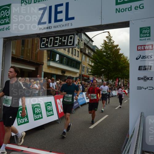 20.09.2026 - PSD Bank Halbmarathon LAZAROV Photography http://msf.ph/oto/10553830 20.09.2026 12:03:47 Ziel 1299, 1405, 1978, 2049, 2195, 2461, 3320, 3363, 3795, 3879, 3931, 4040, 4135 meine-sportfotos.de